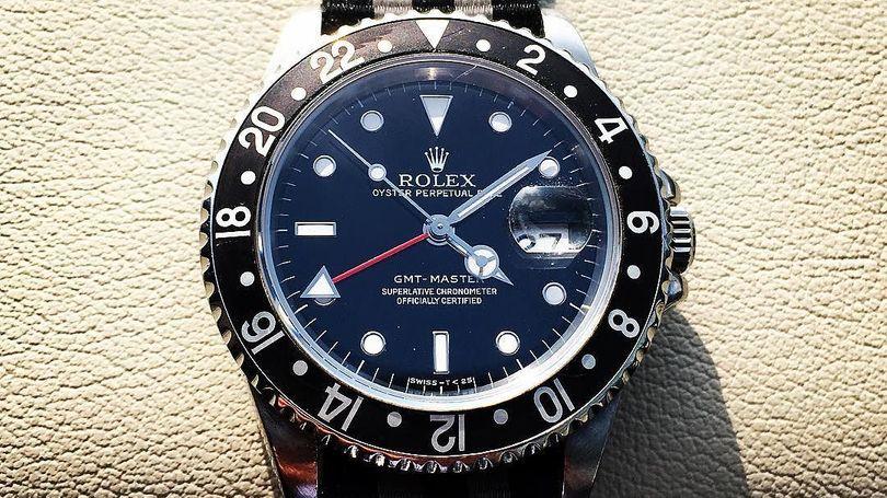 You will find in this article some alternatives to the Rolex GMT-Master II watch that will accommodate all budgets and that are available immediately for sale on eBay.